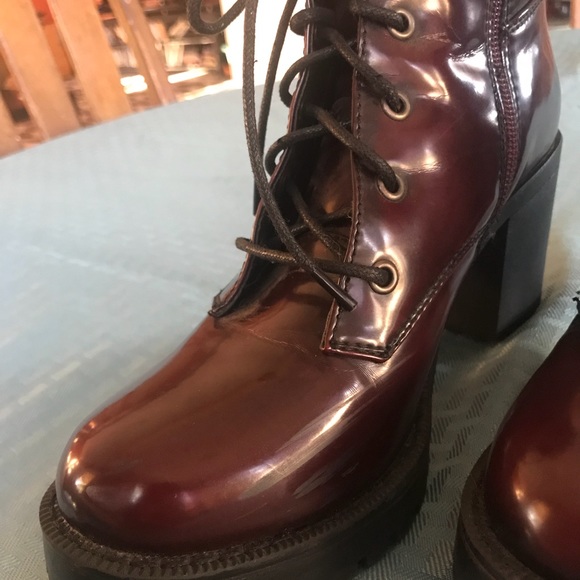 Cathy Jean Doc Martin style maroon color boots. - Picture 5 of 5